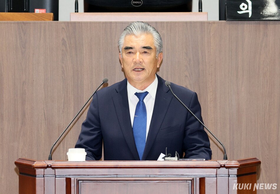 충남도의회 김영수 의원이 14일 열린 제370회 임시회 제1차 본회의에서 5분발언을 하고 있다.