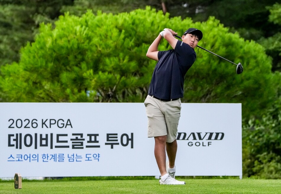‘좌타(왼손)’ 골퍼 이승찬이 ‘2026 KPGA 데이비드골프 투어 11회 대회’ 정상에 올랐다. KPGA 제공