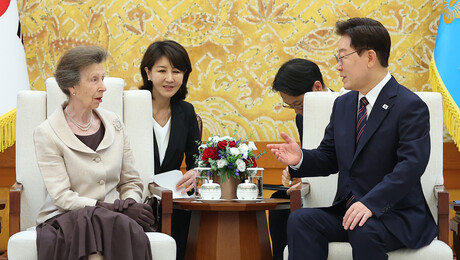 李대통령, 영국 앤 공주 접견…“한·영 해양 협력 더 넓히자”