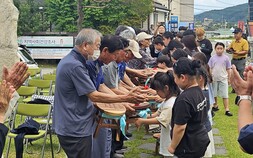 횡성 학생들이 만든 ‘의자’…지역 시니어 감동 ‘선물’
