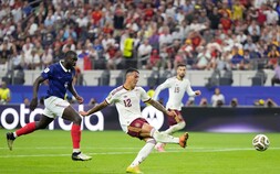 ‘무적함대’ 스페인, 프랑스 2-0 완파…16년 만에 결승 진출