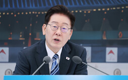 李대통령 “옆자리에 이성 앉히지 마”…공직 회식문화에 ‘경고장’