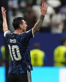 ‘축구의 신’ 메시, 64년 만의 월드컵 2연패 도전