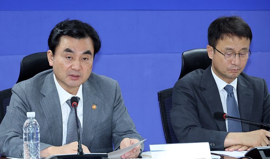 안규백 국방부 장관이 16일 국회 의원회관에서 열린 스마트 강군 육성, 국군사관학교 창설방안 당정 협의에서 발언하고 있다. 연합뉴스