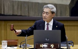 신현송 총재 “5월 동결, 실기 아니다”… 추가 인상 가능성 열어둬