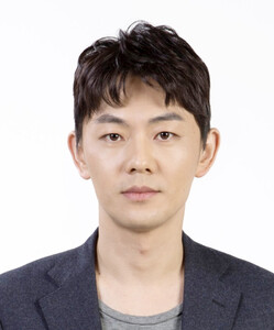 청와대는 이재명 대통령이 16일 청와대 비서실장 직속으로 청년미래비서관실을 신설하고, 초대 비서관에 구글코리아 전무 출신인 김태원 이노레드 대표를 임명했다고 밝혔다. 연합뉴스
