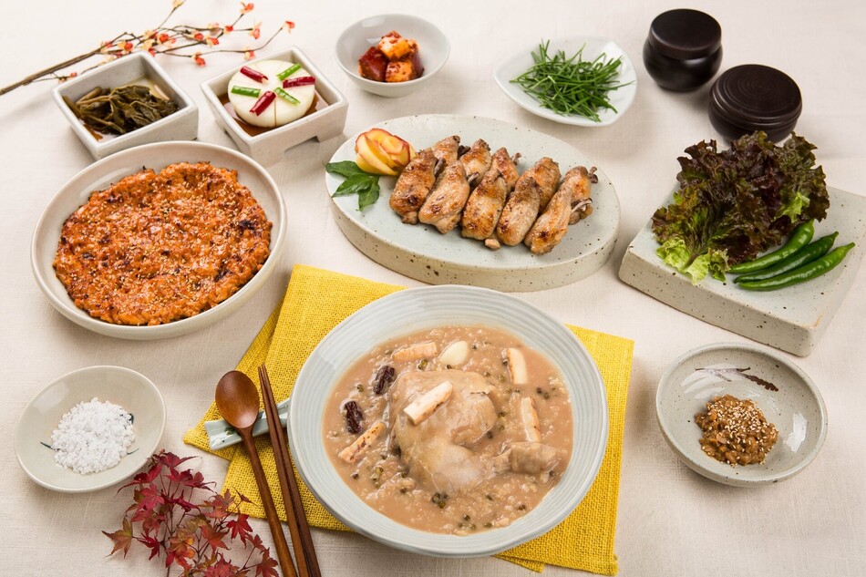청송 약수닭백숙. 청송군 제공