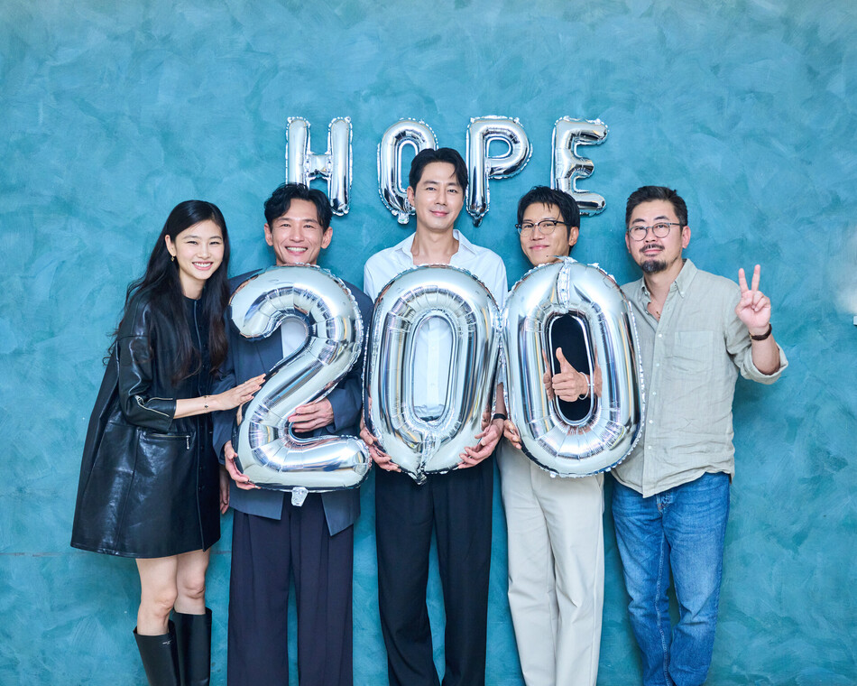 영화 ‘호프’가 5일 만에 올해 최단 기간으로 200만 관객을 돌파했다. 플러스엠 엔터테인먼트ㆍ포지드필름스 제공