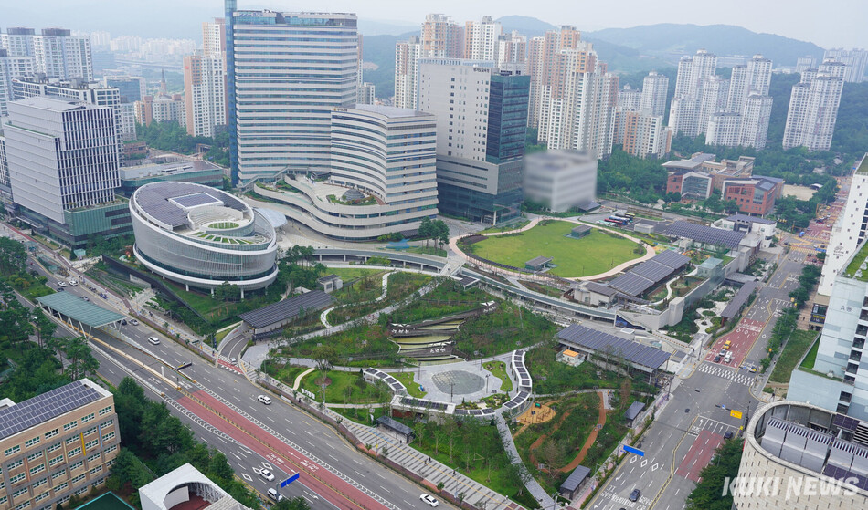 경기도청 등 7개 기관 모인 광역행정·정책 복합 거점 경기융합타운 전경. 경기도 제공
