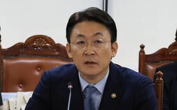 ‘빚 탕감’ 포퓰리즘 논란에…권대영 “사람 살리는 일”