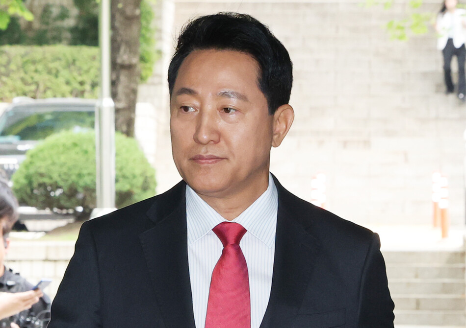 오세훈 서울시장이 지난 6월17일 서울 서초구 서울중앙지법에서 열린 ‘명태균 여론조사 의혹‘ 사건 1심 결심공판에 출석하고 있다. 연합뉴스