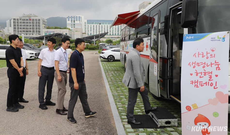 충남세종농협은 22일 충남개발공사, 충남경제진흥원과 함께‘사랑의 생명나눔 헌혈 캠페인’을 실시했다. 농협충남세종본부