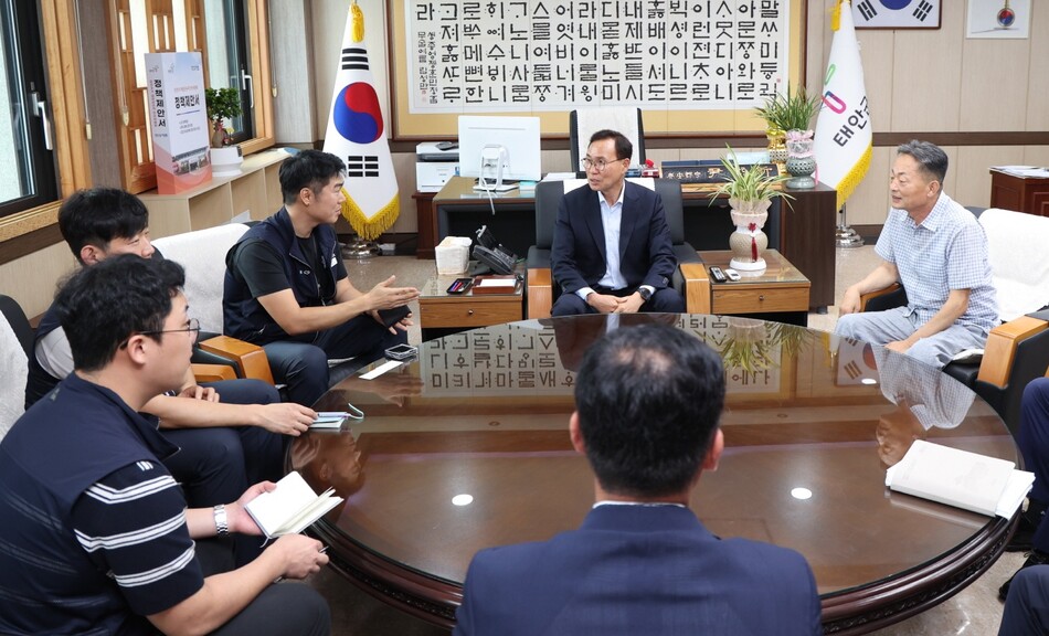 지난 21일 윤희신 태안군수가 한국서부발전 노조와 범군민추진위와의 자리를 마련해 연대의지를 확인했다. 태안군