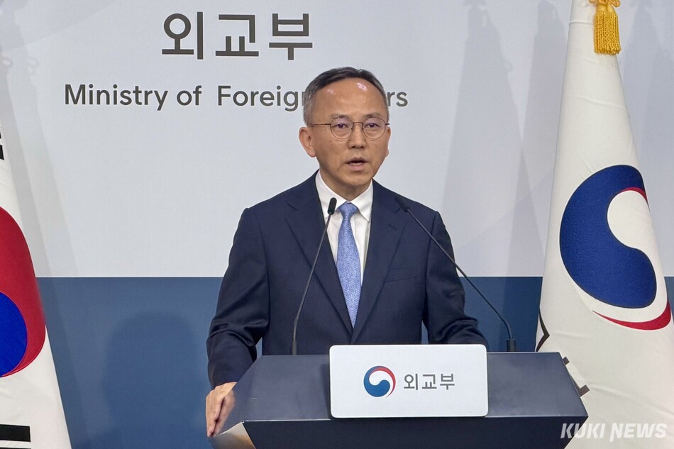 박일 외교부 대변인이 23일 서울 종로구 정부서울청사에서 열린 외교부 정례브리핑에서 기자의 질문에 답하고 있다. 유병민 기자