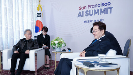 李 대통령 “3대 메가로 새로운 나라”…젠슨 황 “한국, AI 황금시대”