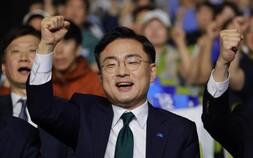 조국혁신당 새 대표에 신장식…‘개혁·자강’ 전면에