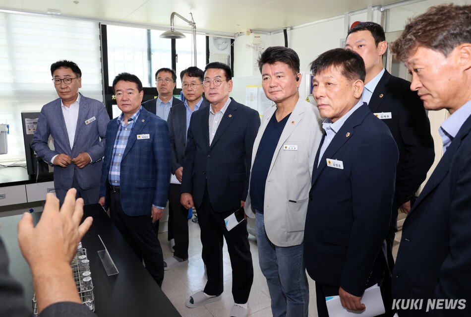 충남도의회 농수산해양위원회는 지난 23~24일 소관 연구기관과 주요 사업장을 찾아 업무 추진 현황을 점검했다.